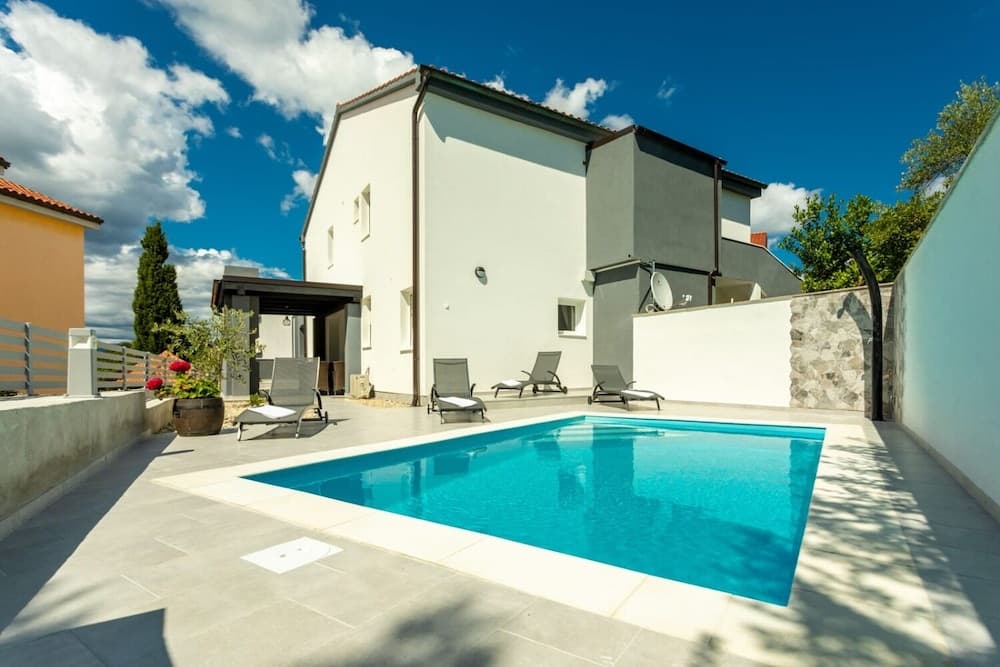 Krk - With Private Pool - H