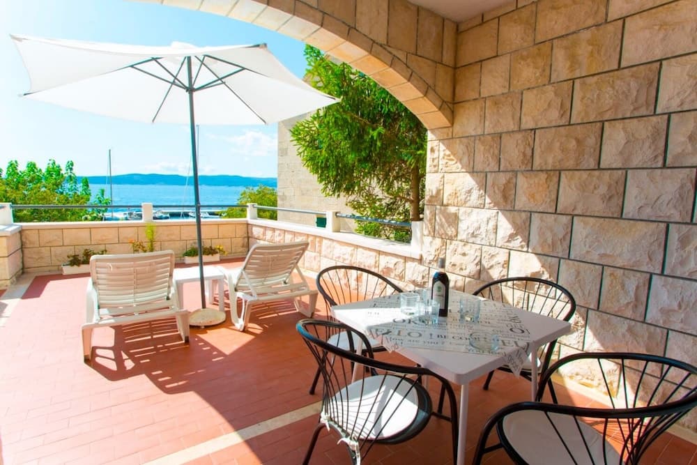 Hope - 30m to the sea & Seaview - A4