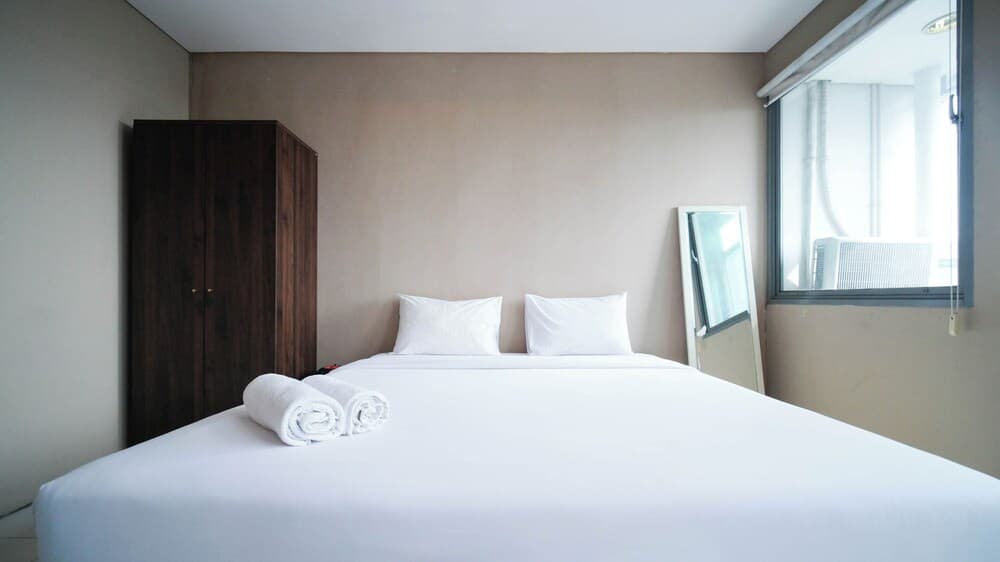 Spacious And Comfy 1Br Apartment Connected To Mall At Aryaduta Residence