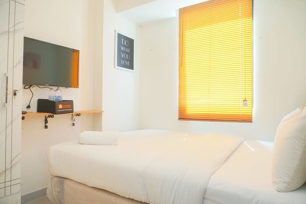 Good Deal And Homey 2Br Osaka Riverview Apartment Without Living Room