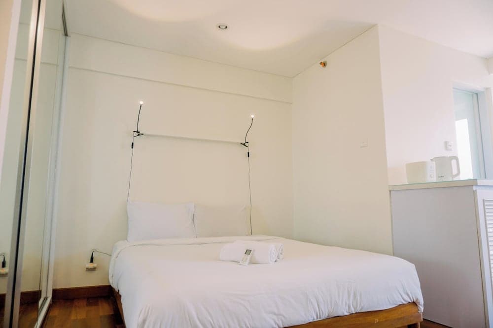 Comfy And Modern Studio At Kebagusan City Apartment