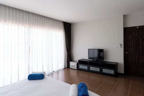 East Villa 4