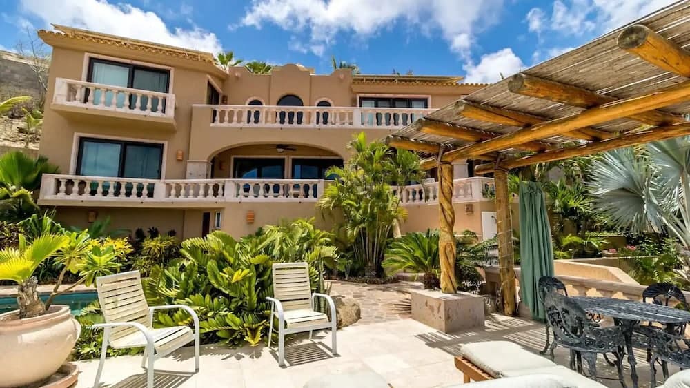 Konaklama yerinin ön cephesi