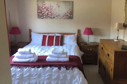 2-bed House Sleeps 4 - Enclosed Garden - Tv & Wifi