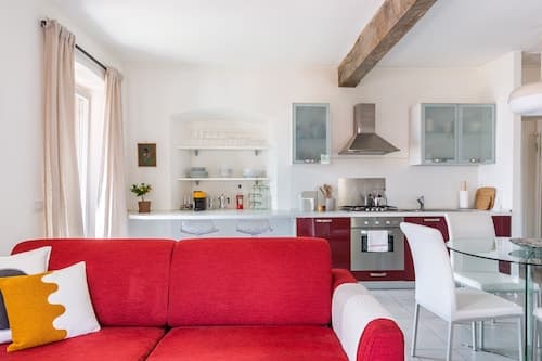 Lake View Terrace Apartment