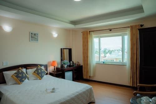 Duc Minh Saigon Airport Hotel