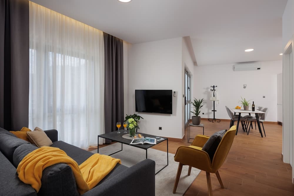 Terra 5 Deluxe apartment with parking