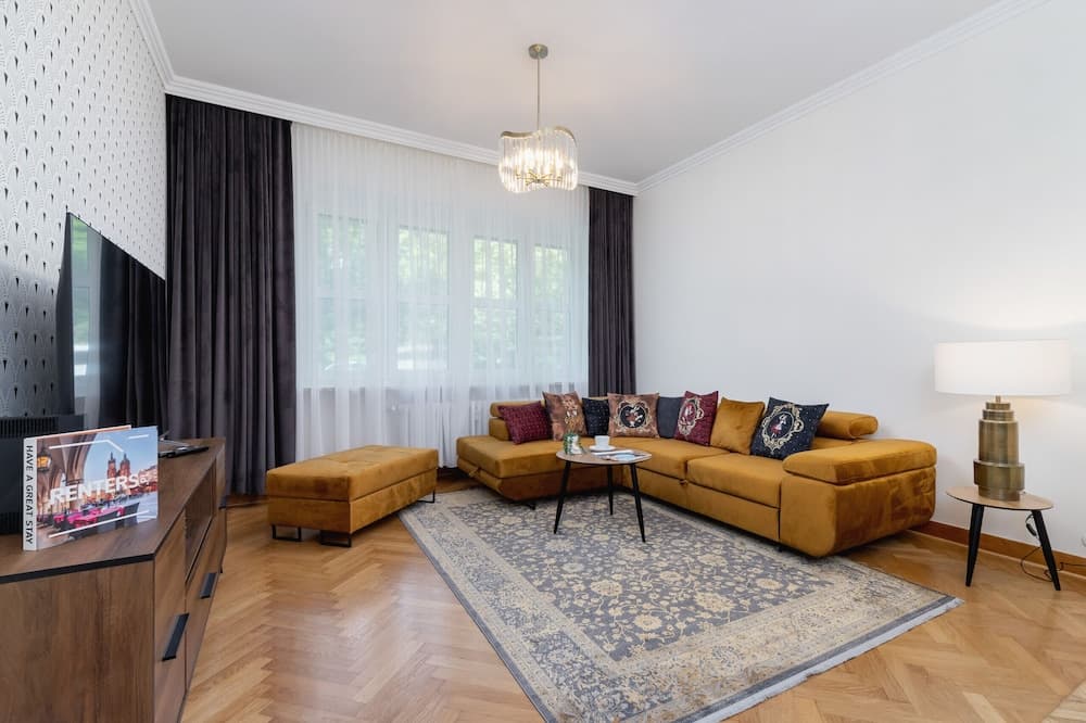 Mickiewicza Apartment Cracow by Renters