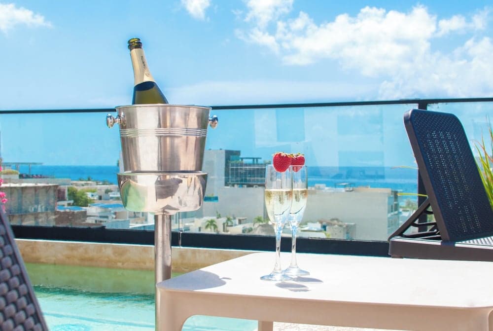 Kuxtal 3 Bedroom Downtown Apartment