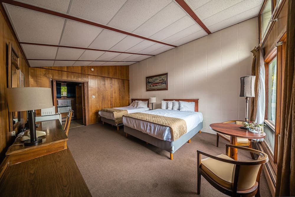 Park Motel and Cabins