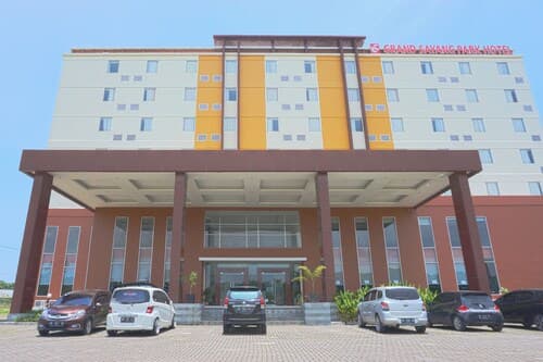 OYO 3269 Hotel Grand Sayang Park Makassar