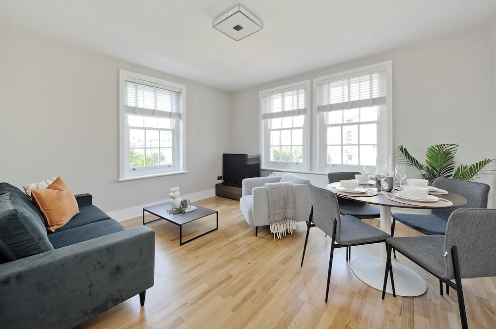 Fabulous Three Bedroom Flat Near Marylebone by Underthedoormat