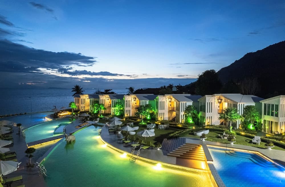 Vannee Golden Sands Beachfront Resort