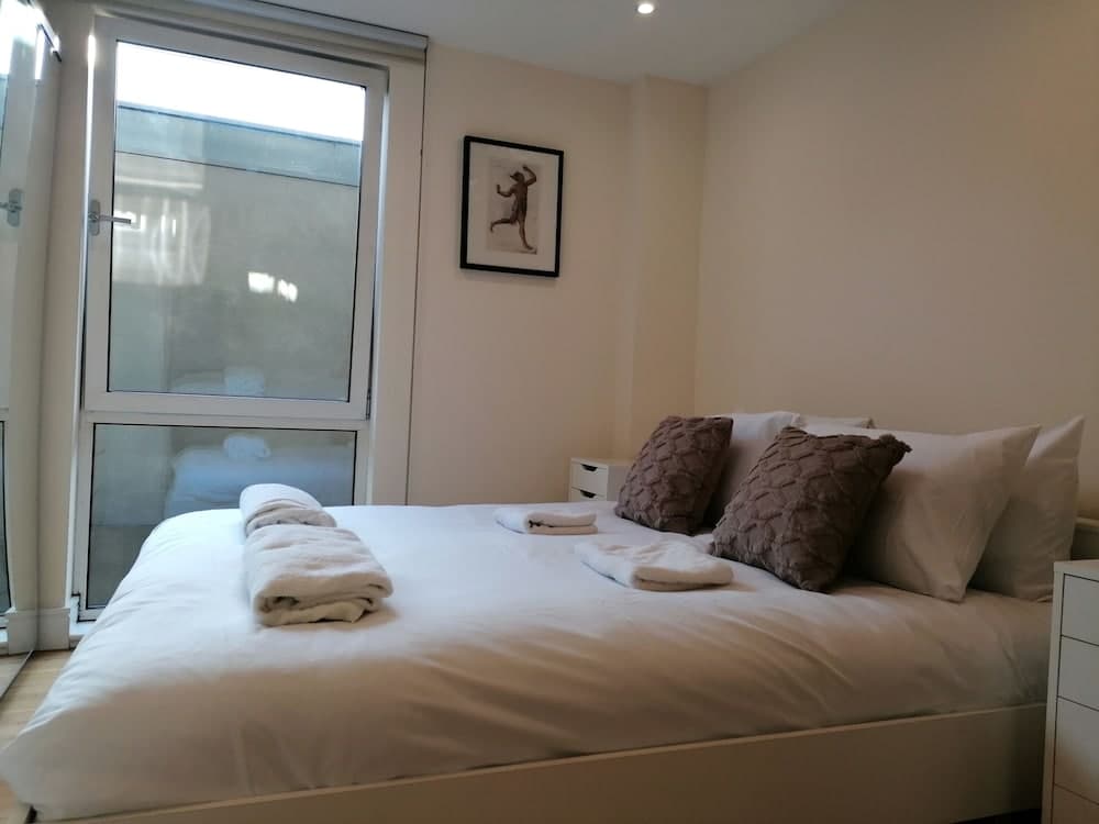 Still Life Canary Wharf Executive