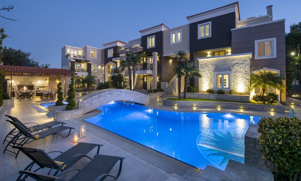 Artdeco Luxury Suites