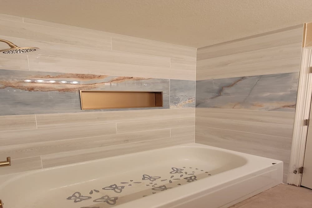 Charming 2BR-2BA by BlueBarrelHomes