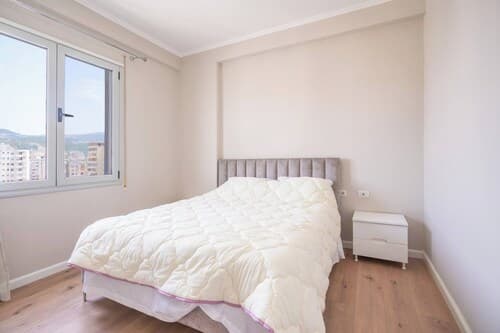 Top Floor Condo Close To Town Center And The Beach