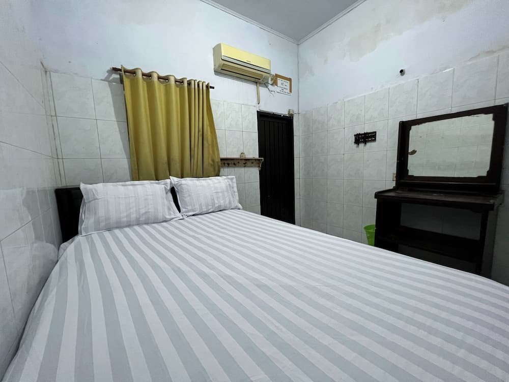 OYO 92675 Hotel Rosna