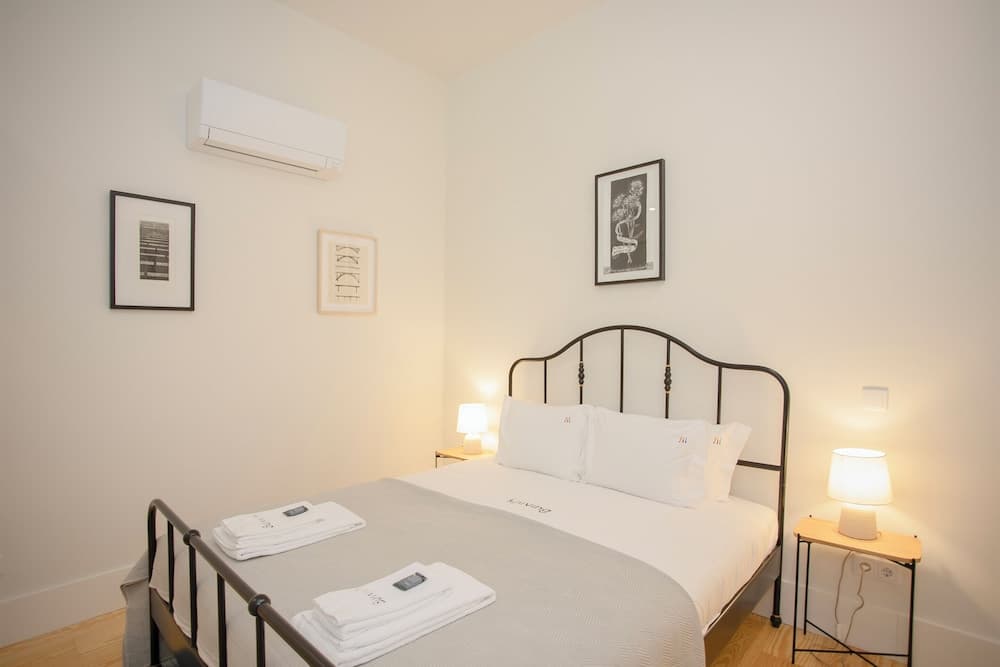 Liiiving in Porto - Haven Pool Apartment