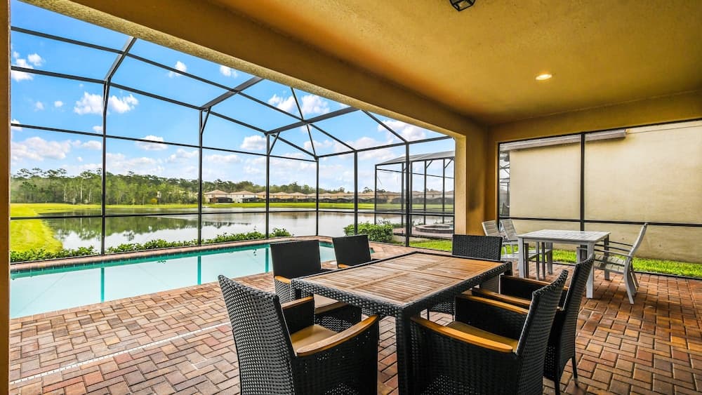 Beautiful Villa With Pool in Windsor Resort