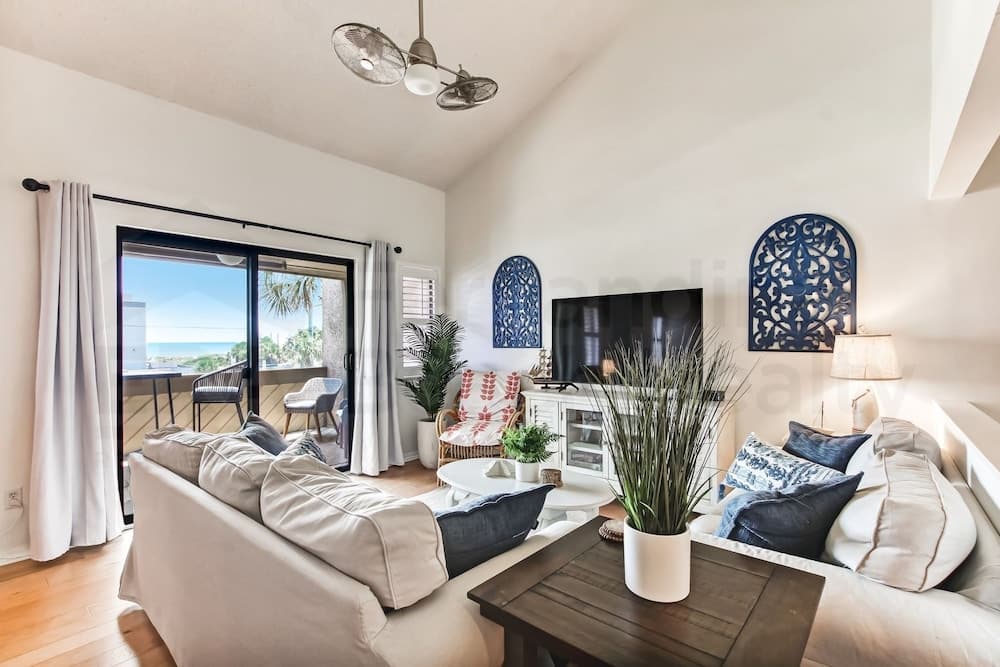 8 Sea Castles 3 Bedroom Condo by RedAwning