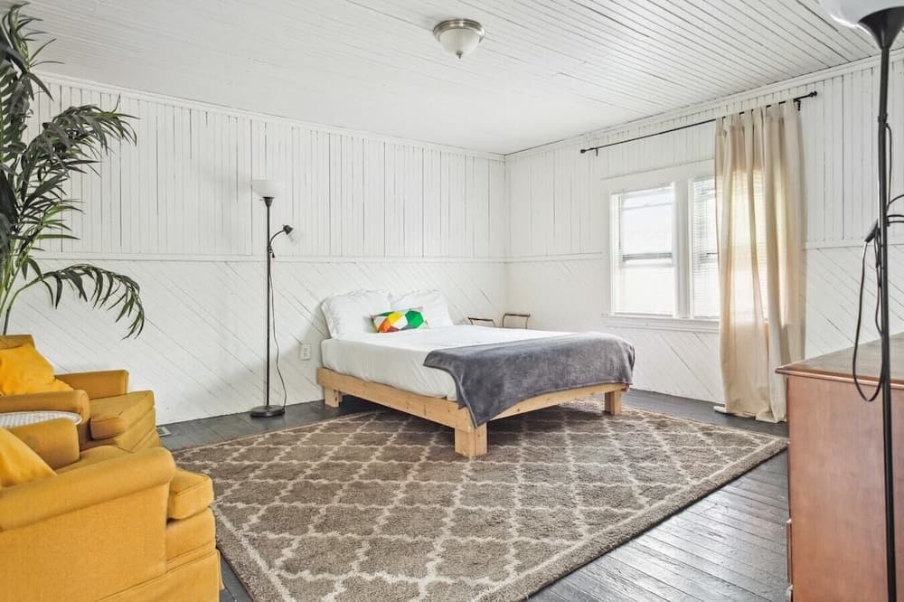 8 Guests, 4Bd Vacation Home Art Gallery, Detroit