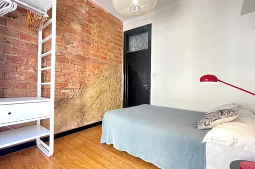Central Hidden Gem, Rustic Modern 2 Bedroom Flat