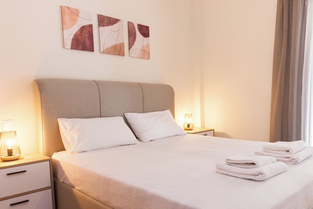 Urban Chic 2BR Experience in Galatsi