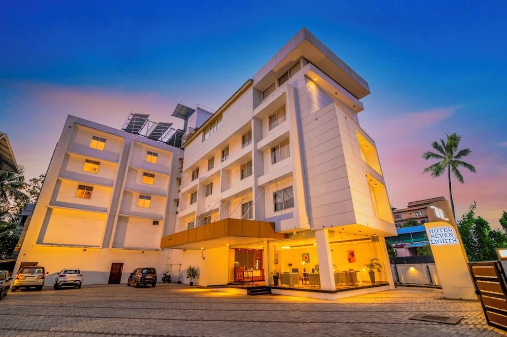 Hotel Seven Lights