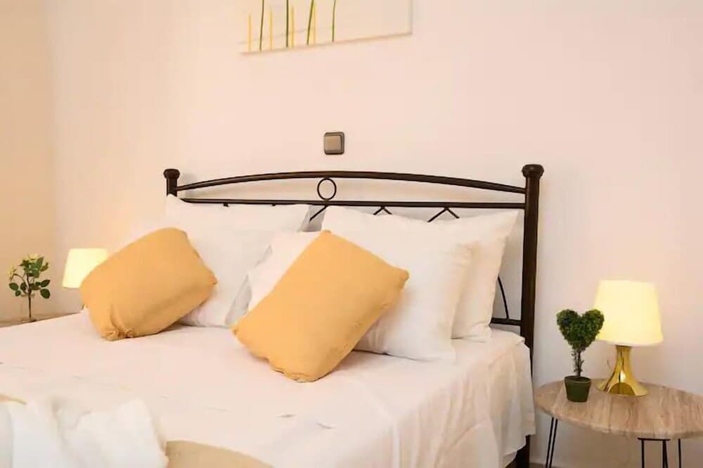 Sea View City Apartment