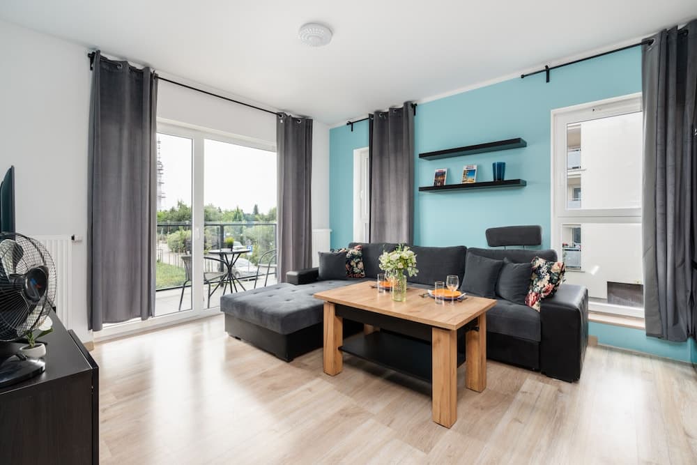 Mateckiego Apartment by Renters