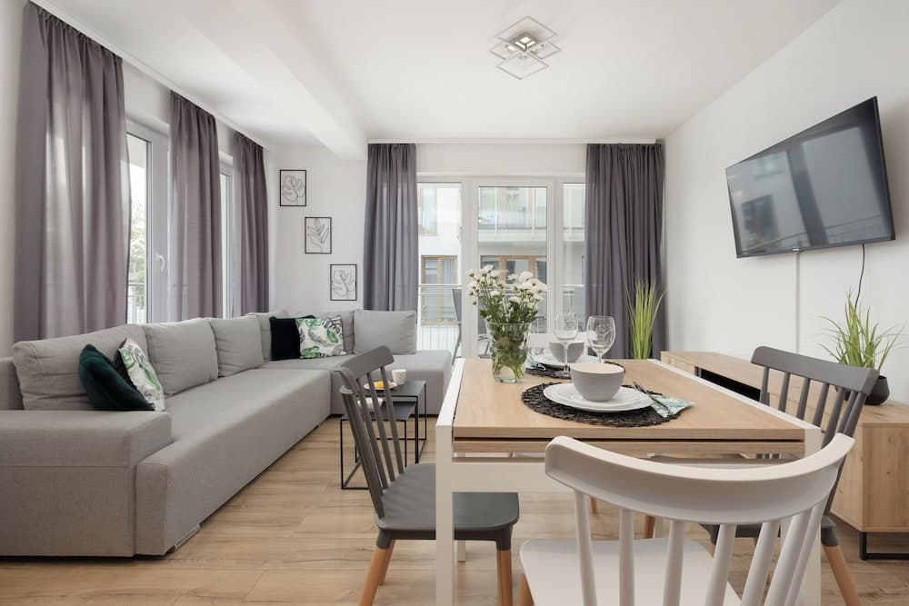 Kapitański Mostek by Renters