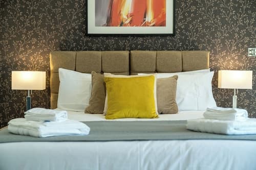 Madika Homes Luxe Apartment in Mill Hill