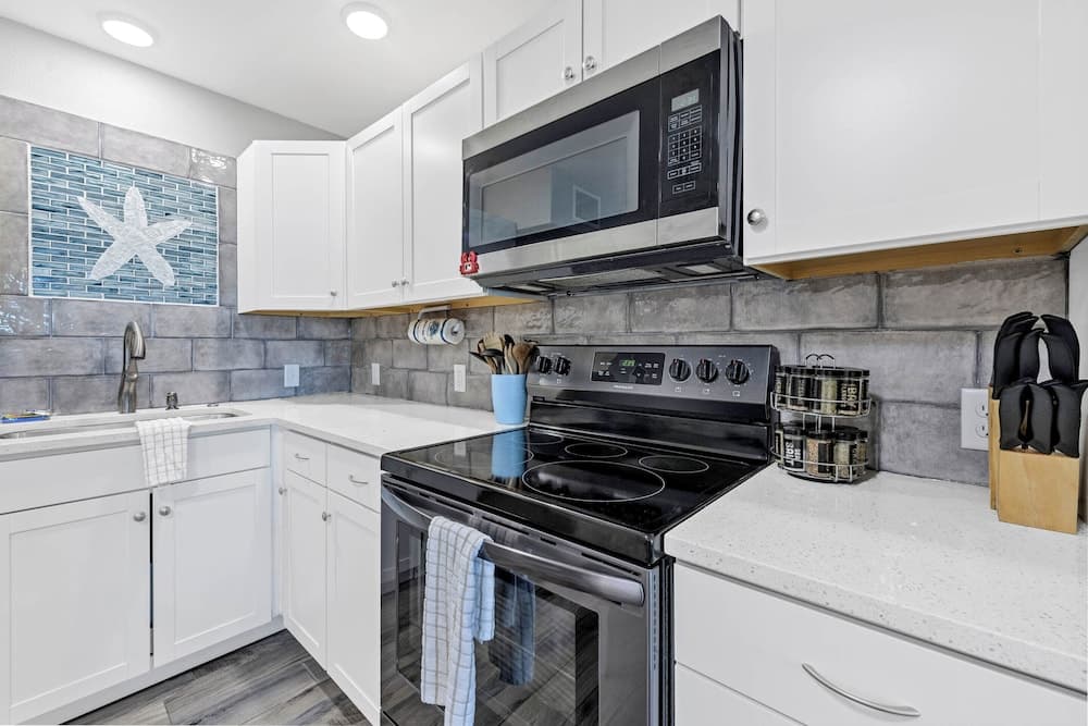 Bb892#104-cristy's Crab Shack