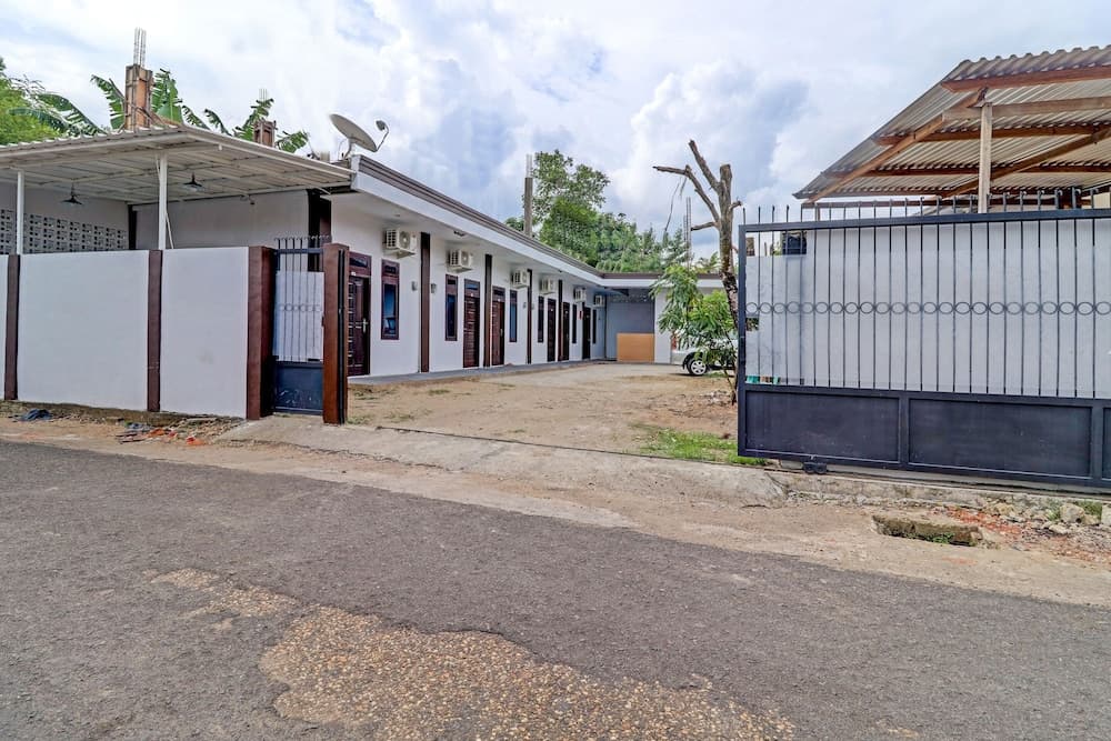 Super OYO 91497 Waskita Residence Syariah