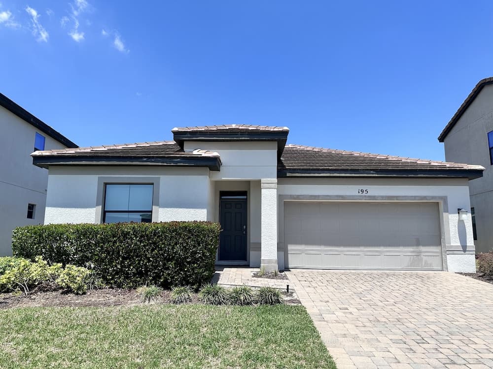 Balmoral Resort-195al 3 Bedroom Home by RedAwning