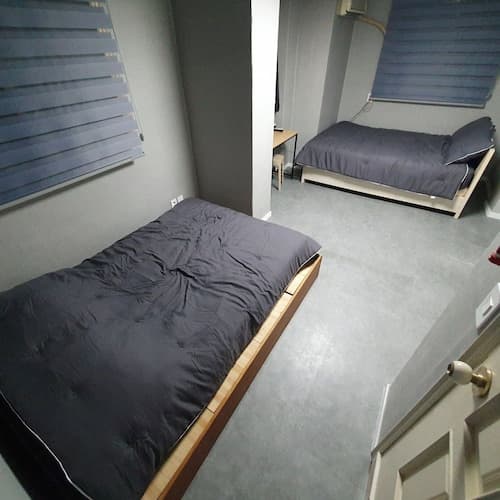 Seven Hostel