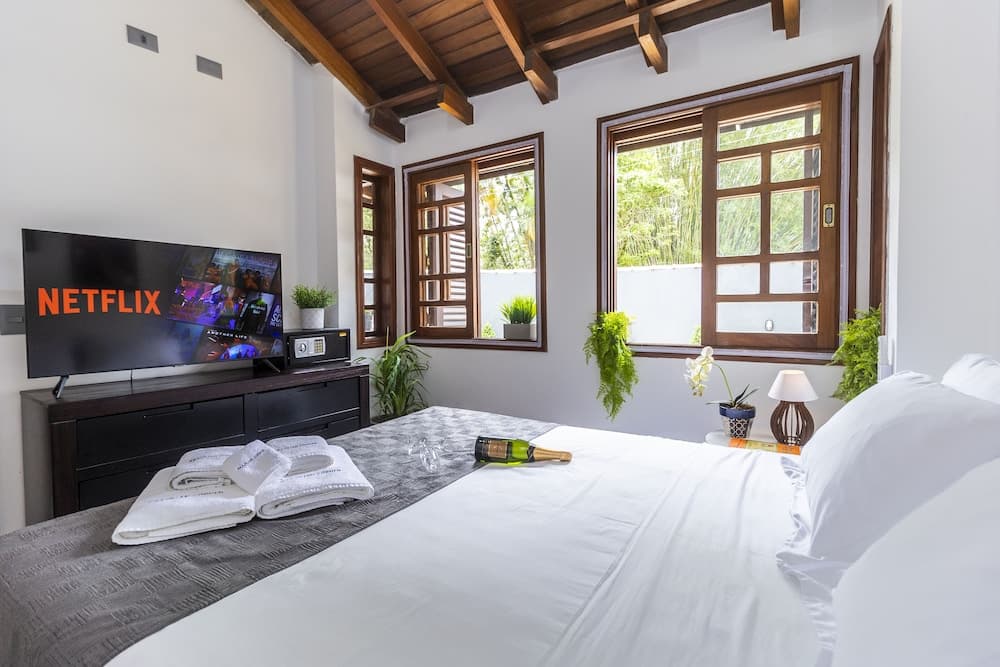 Casa Charmosa com Piscina - Barra do Una