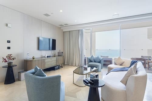 DXB - Five - 41102 - PJ