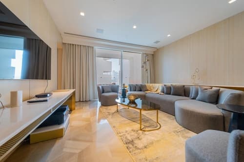 DXB - Five - 41208 - PJ