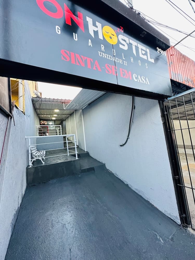 On Hostel gru unidade 2 traslado café