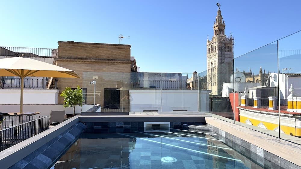 Casa Alhaja by Shiadu