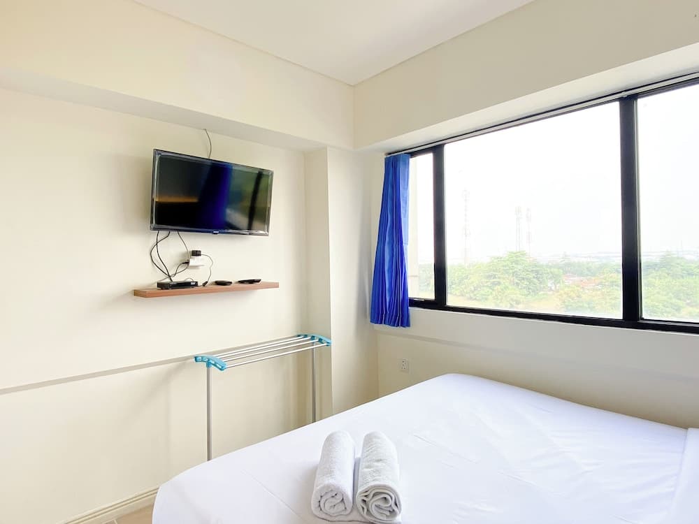 Spacious And Comfy 2Br With Extra Room At Meikarta Apartment