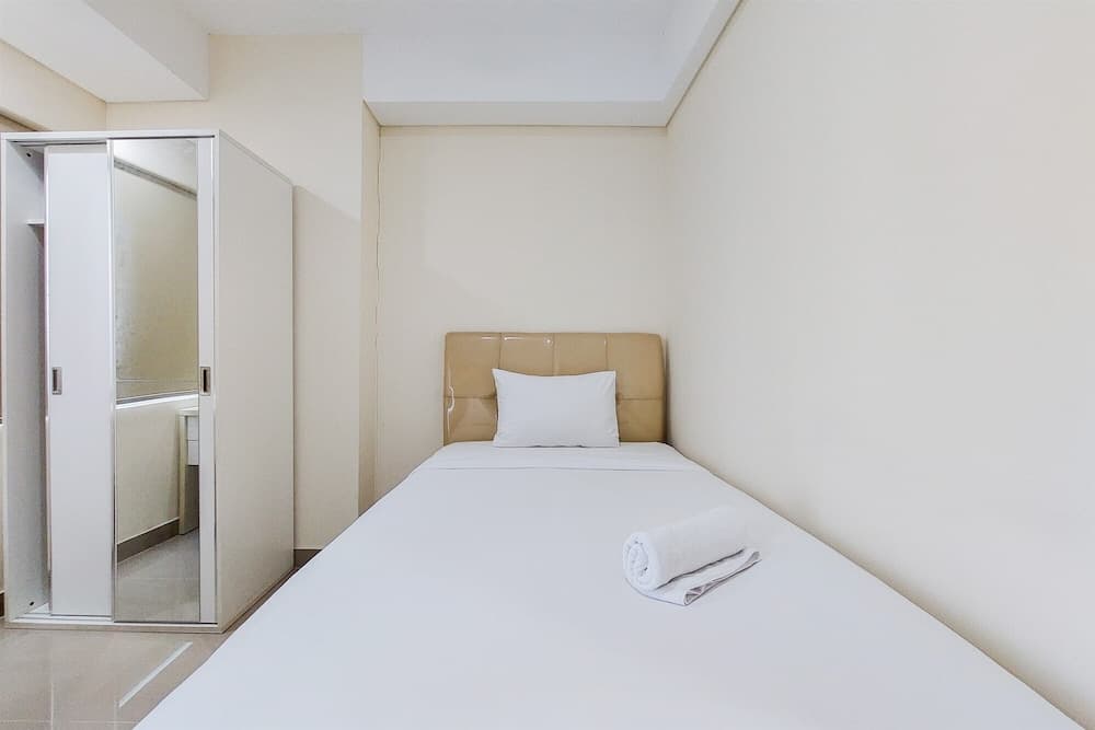 Comfort And Homey Studio Apartment At B Residence