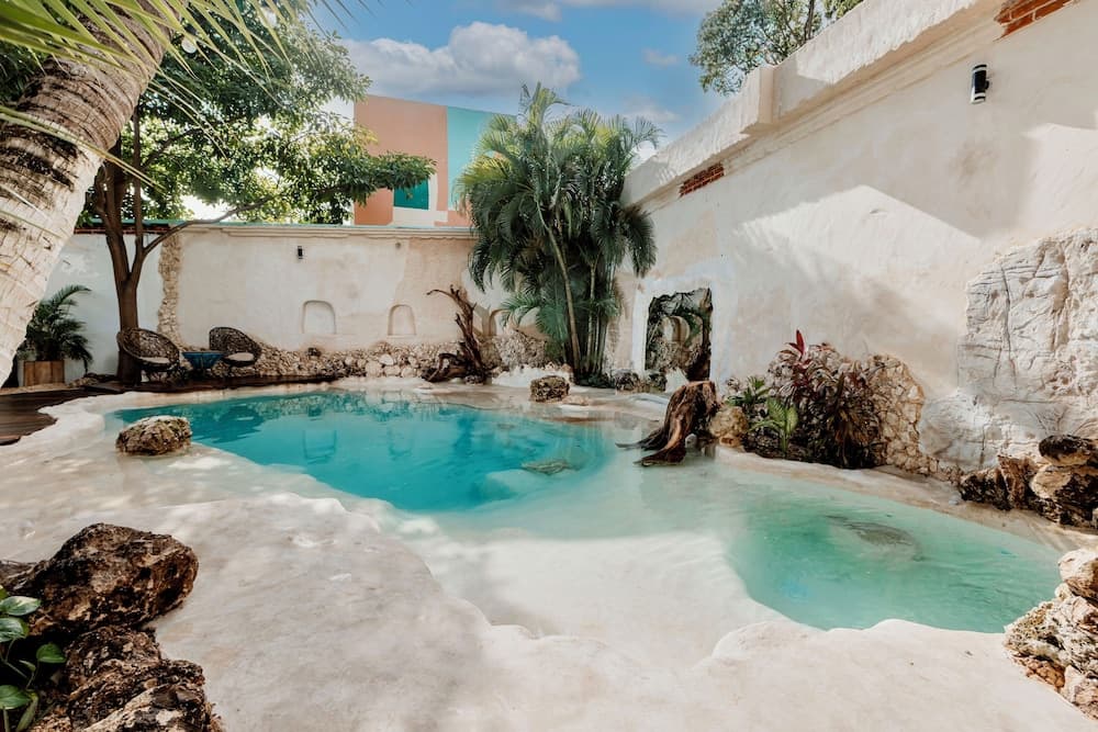 Enigmatic Hotel Experience