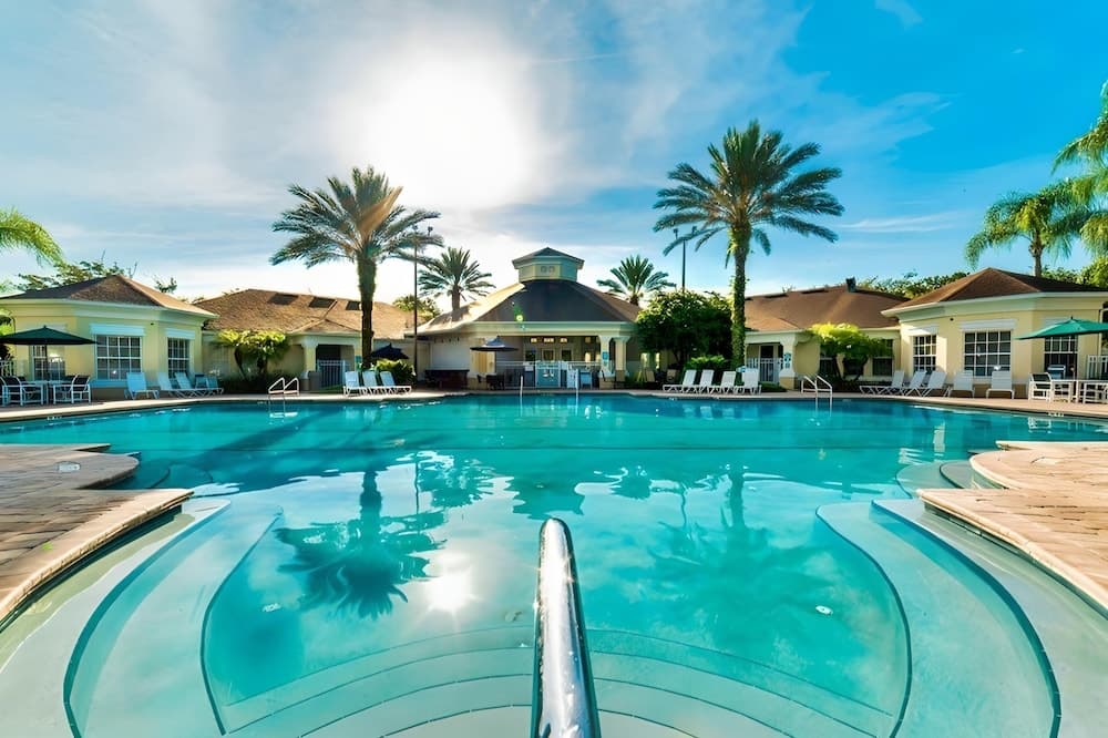 2307 Silver Palm Dr