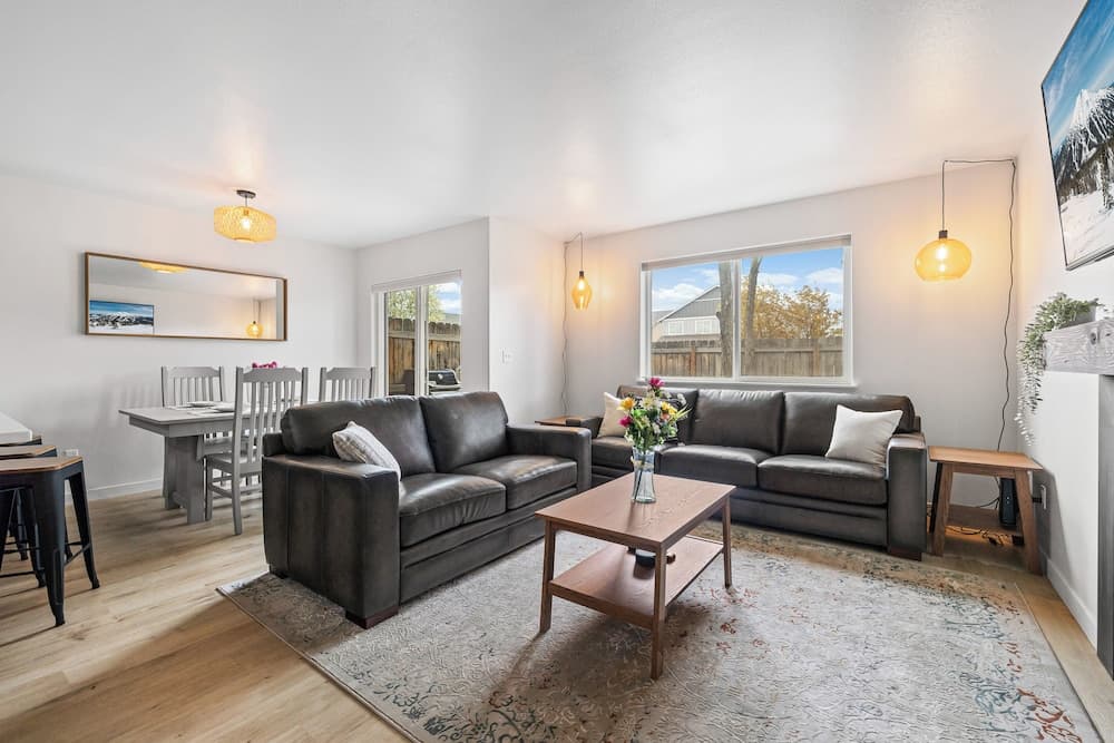 Redmond Getaway Hub Adventure Awaits!