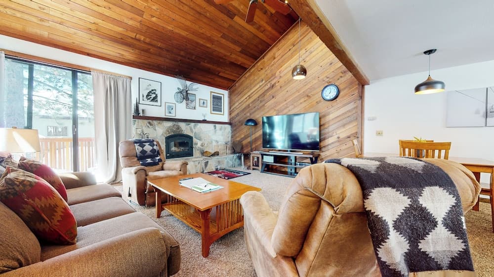 Mammoth Hygge - Centrally Located!