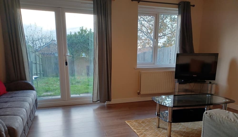 Marvyn-Five House- Huku Kwetu