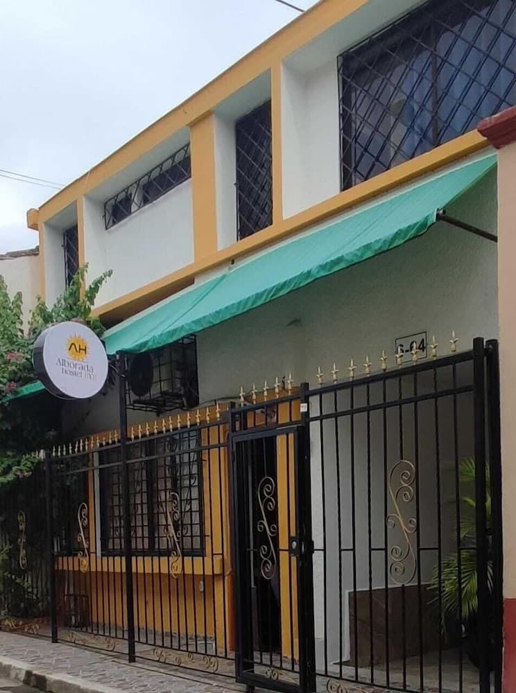 Konaklama yerinin ön cephesi